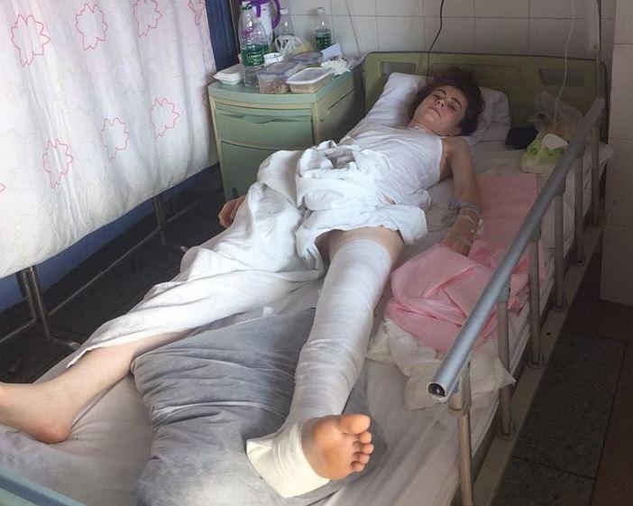 У девушки не было страхового полиса, поэтому об оплате дорогих медуслуг с ее работодателями договаривались дипломаты